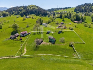 Fundata | Teren de vanzare | 7,656 mp + Cabane tip A Frame