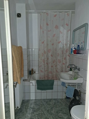 Apartament 3 camere decomandate, etaj 3, in Comanesti  - imagine 2