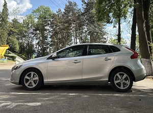 Volvo v40 D2 automat - imagine 4