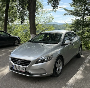 Volvo v40 D2 automat - imagine 2