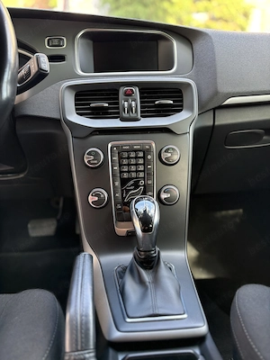 Volvo v40 D2 automat - imagine 8