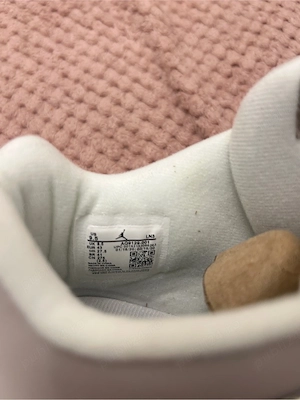 Jordan 4 Frozen Moments