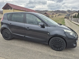 Vand  RENAULT SCENIC 1.5 Diesel 110 cp Euro 5 model 2012 proprietar fiscal pe loc - imagine 4