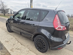 Vand  RENAULT SCENIC 1.5 Diesel 110 cp Euro 5 model 2012 proprietar fiscal pe loc - imagine 6