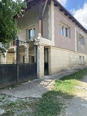De vânzare   Schimb - Casă spațioasă în satul Vistea, la doar 18 km de Cluj-Napoca
