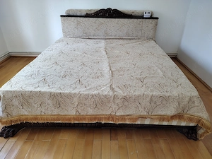Pat matrimonial gigant 200x200 lemn masiv sculptat + saltea Relaxa + accesorii