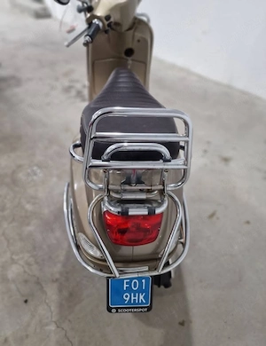 Piaggio Vespa Editie Touring - imagine 4
