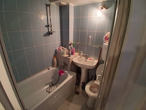 închiriez apartament cu 3 camere  - imagine 2