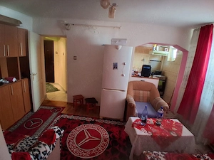 închiriez apartament cu 3 camere  - imagine 3