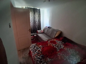 închiriez apartament cu 3 camere  - imagine 4