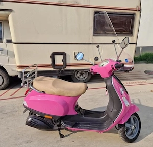 Piaggio Vespa Barbie - imagine 2