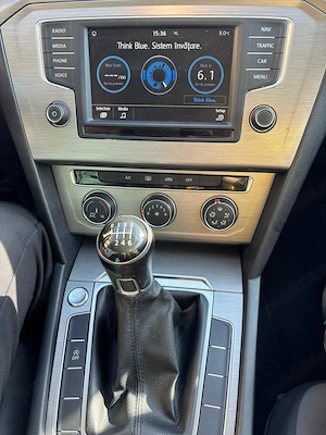 Volkswagen Passat  - imagine 4