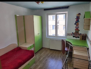 Apartament  3 canere de închiriat