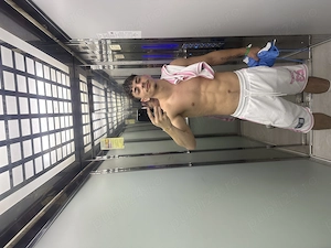 Escorta masculina accept doar fete 18 ani mai multe detalii lasă-mi mesaj pe wap 