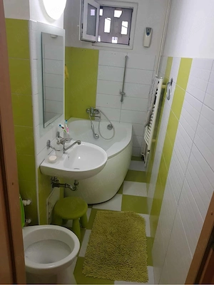 Închiriez apartament cu 2 camere, zona Vest OMV