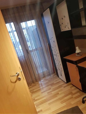 Închiriez apartament cu 2 camere, zona Vest OMV