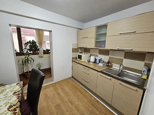 inchiriez apartament 3 camere - imagine 9