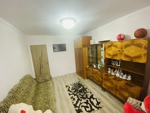 Închiriez apartament 3 camere transformat în 2   Războieni, Pitești