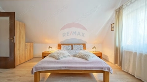Casă cu 2 apartamente în Brasov, investiție sigură sau căminul ideal - imagine 11