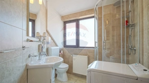 Casă cu 2 apartamente în Brasov, investiție sigură sau căminul ideal - imagine 10