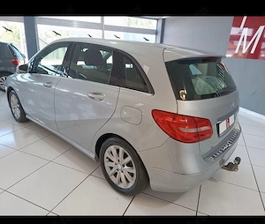 mercedes  b class vând schimb teren sau mașină cutie automată  - imagine 5
