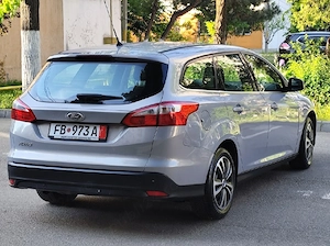 Ford Focus Titanium, 1.6 benzină clasic MPI, Climatronic, bord color - imagine 4