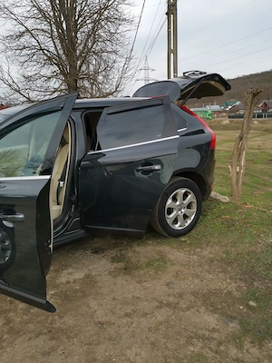 Vind Volvo xc 60,an fabricație 2012