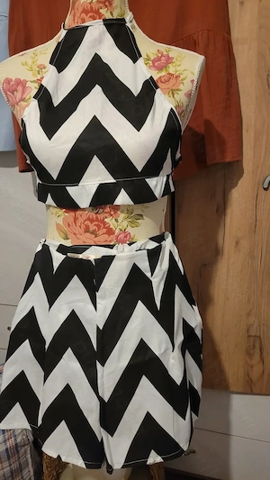 Set pantaloni și bustiera 