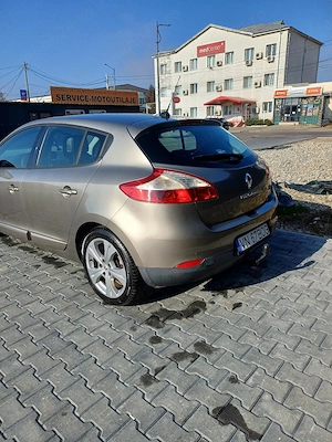 Vând Renault Megan  - imagine 2