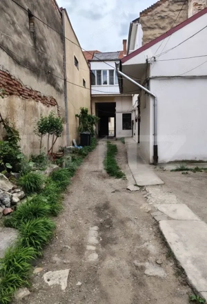 Casă zonă ultracentrală, curte comună, cu loc de parcare - imagine 11