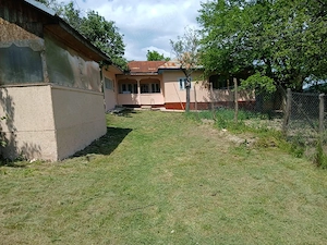 Vând casa cu teren în comuna Poiana Cristei