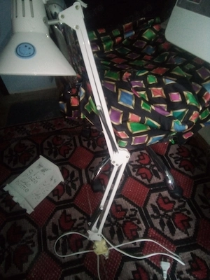 lampa de birou cu brat extensibila