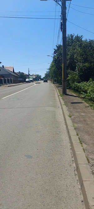 vând teren si casa bătrânesca in suceava str Cernăuți 