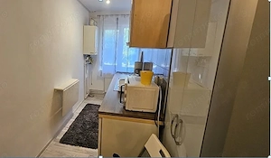 Persoană fizică închiriez pe termen lung apartament cu o cameră.