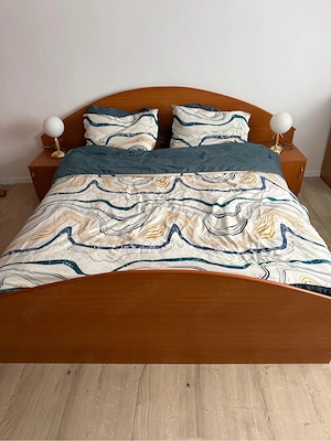 Vand 2 paturi cu noptiere incluse din lemn 160x200