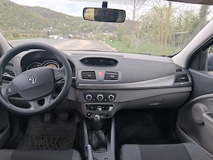 Renault Megane 1,5 DCI an fabricație 2010 - imagine 5