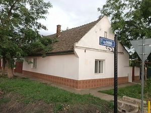 Vând casă  !!
