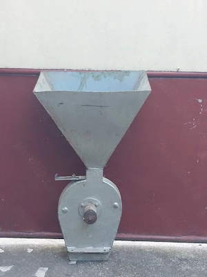 Moară de măcinat porumb