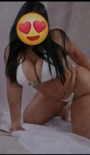 Bună ma numesc andreea 