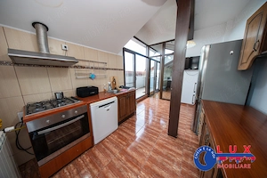 ID 642 De închiriat: Apartament spațios cu 3 camere și curte - imagine 5