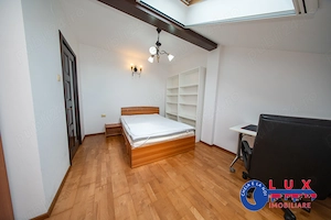 ID 642 De închiriat: Apartament spațios cu 3 camere și curte - imagine 18