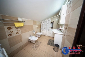 ID 642 De închiriat: Apartament spațios cu 3 camere și curte - imagine 20