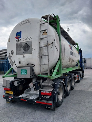 Angajam soferi C+E pt transport lichide alimentare pe comunitate - imagine 3