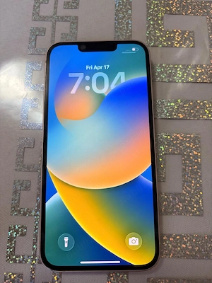 Vand Iphone 13 impecabil