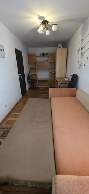 200 euro!!!Garsoniera Et 3 Zona Complexul Studentesc