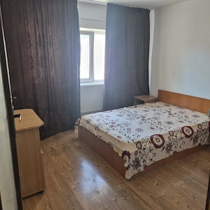 Apartament 3 camere de vânzare   Motru | Spațios, decomandat, pregătit pentru mutare - imagine 3