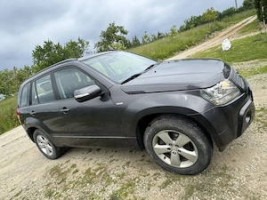 Suzuki Grand Vitara 1.9 DDIS 2011 - imagine 4