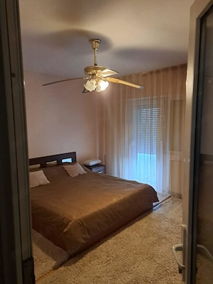 Apartament 3 camere de vanzare , Zona Soarelui , etaj 3 , decomandat , 81.500 euro neg.