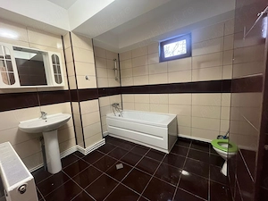Casa de Cultura apartament generos cu terasa proprie - imagine 8