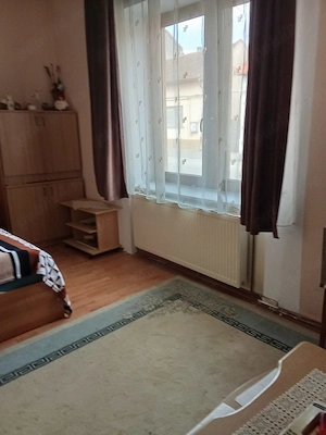 Casă renovată 2 camere, curte cu acces auto, terasă mare și gaz  - Mutare Imediată - imagine 5